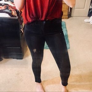 Black Mid-Rise Skinny Cropped Jeggings